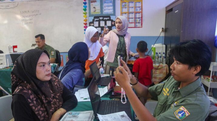 Pelayanan Jemput Bola, Dukcapil Jaksel Buka Layanan Administrasi di Sekolah